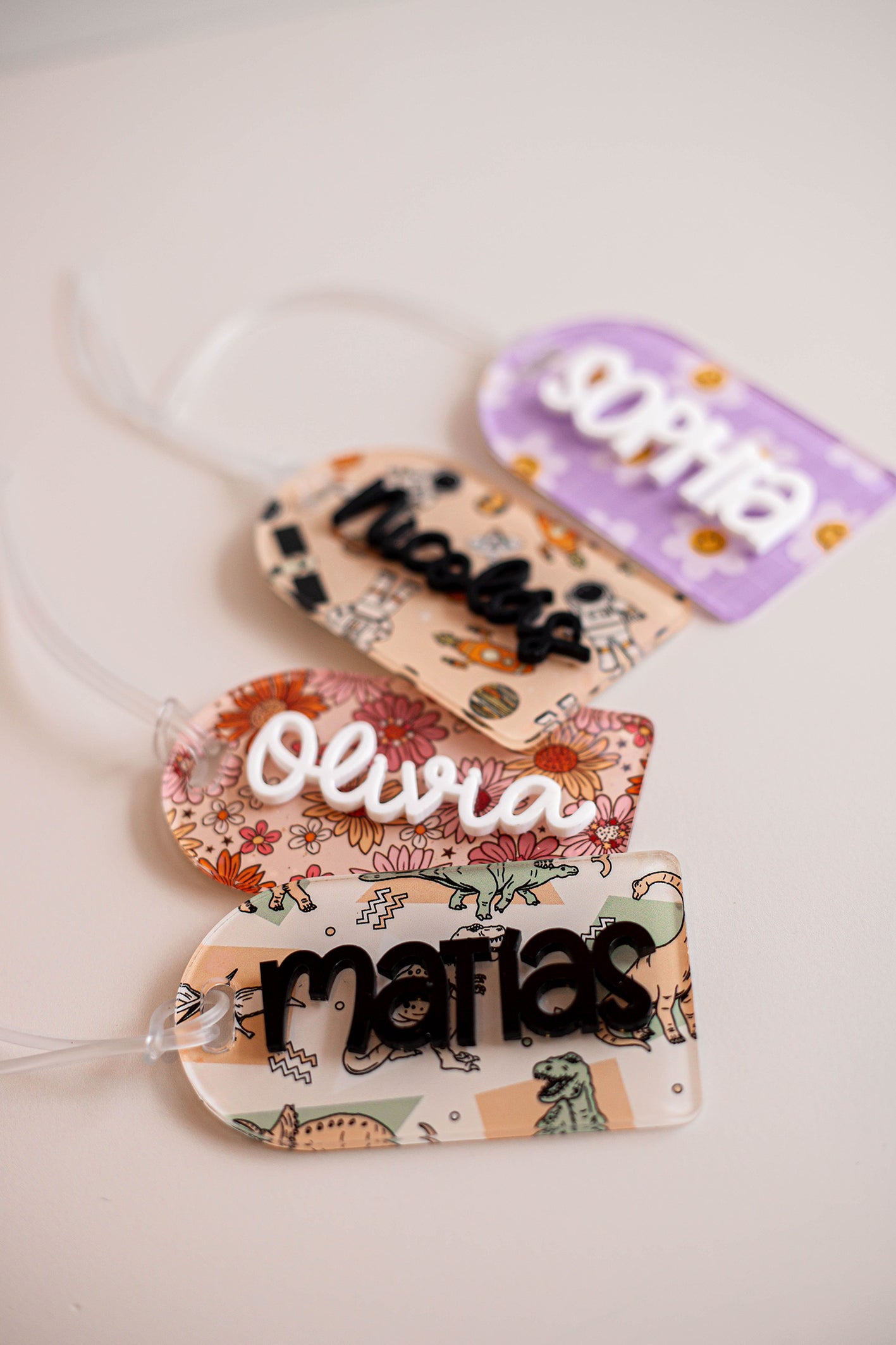 Tag para mochila en Acrílico con Relieve