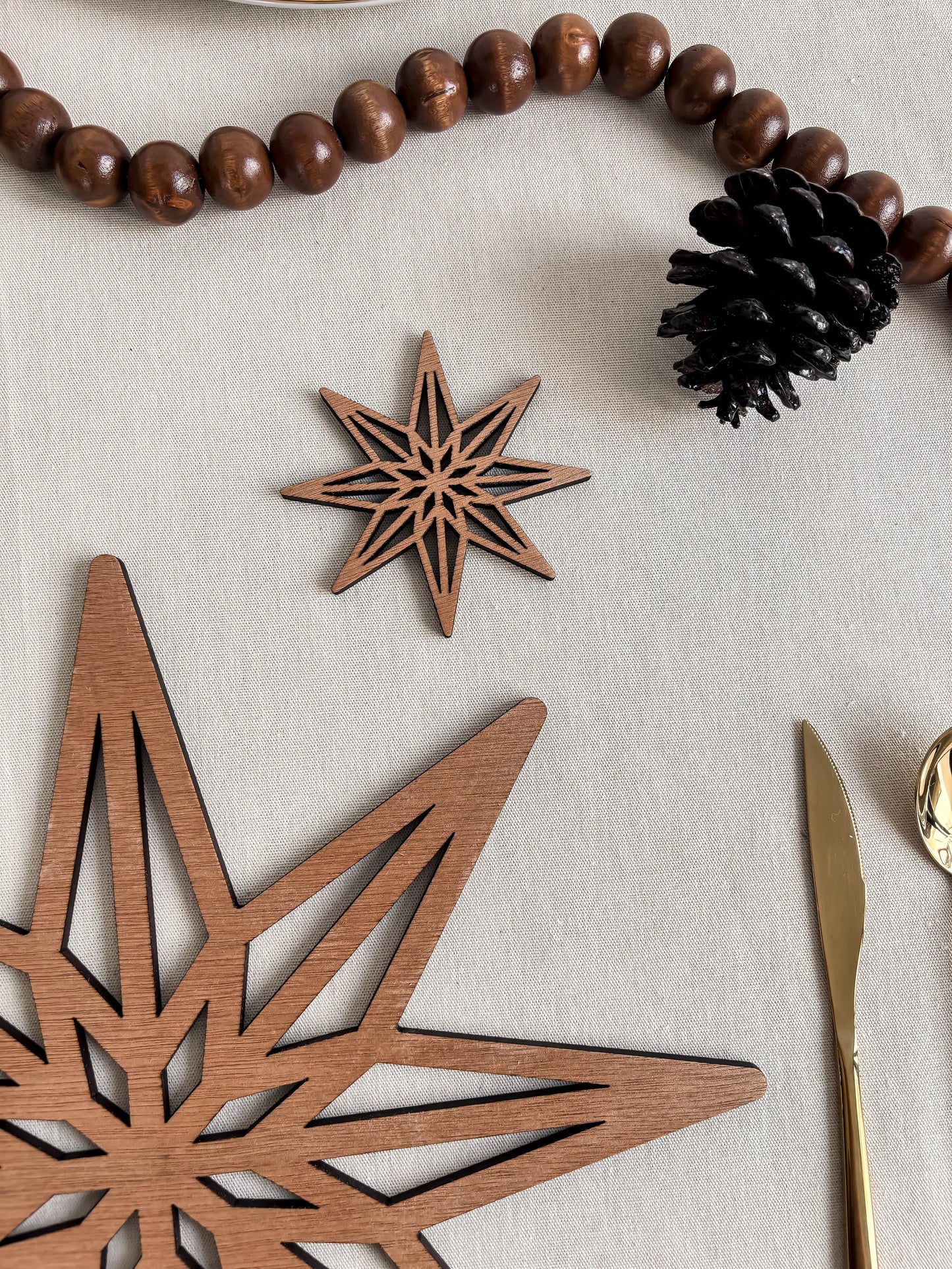 Set de Bajo platos y Porta vasos de madera